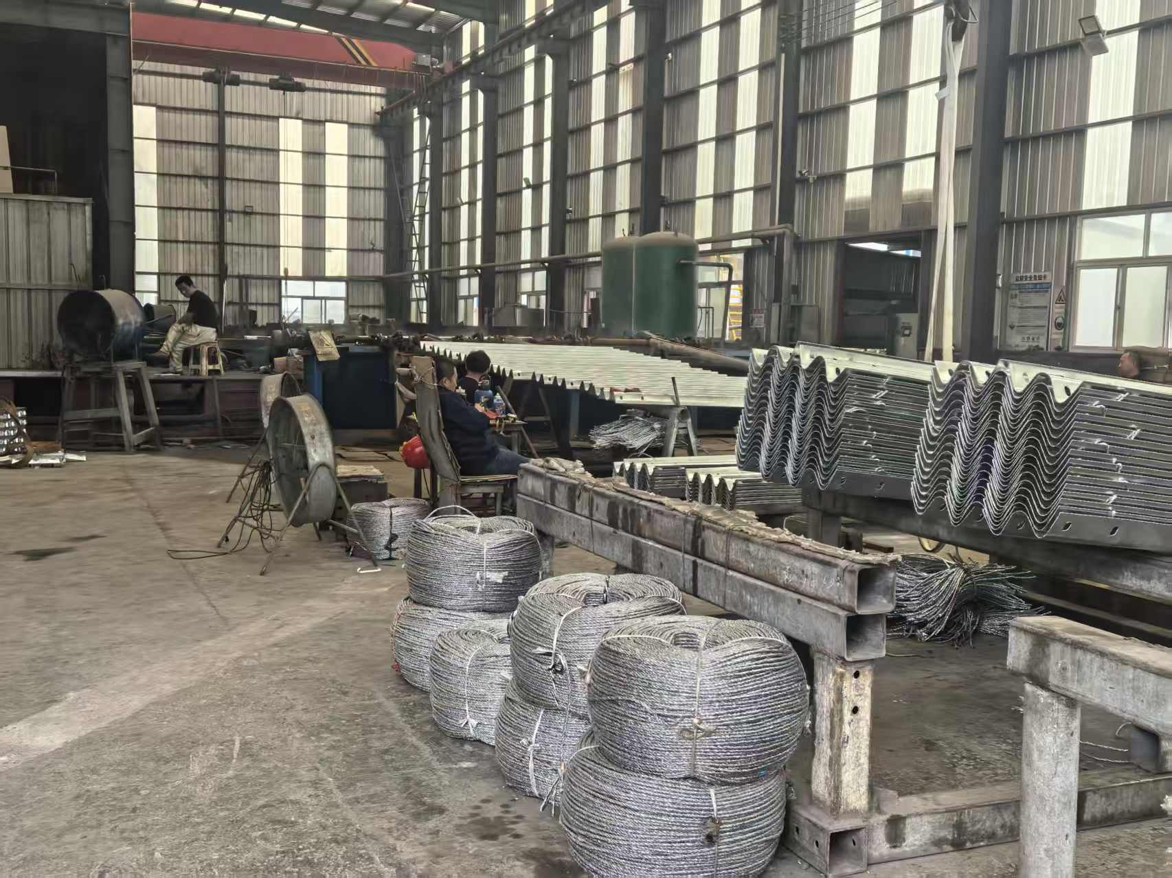 鹤岗市波形护栏立柱三波波形护栏 - 方案